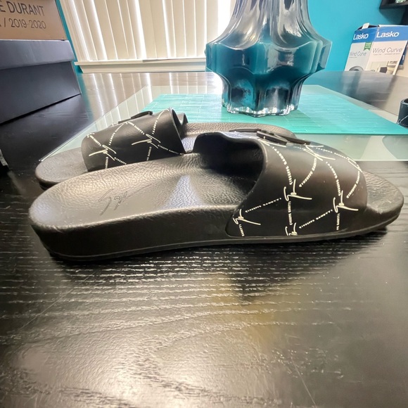 Giuseppe Zanotti Black Slides/Slippers with Logo - Picture 2 of 3